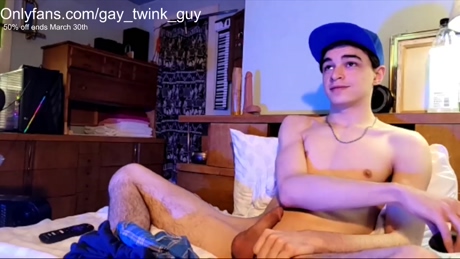 gay_twink_guy  25-03-2022